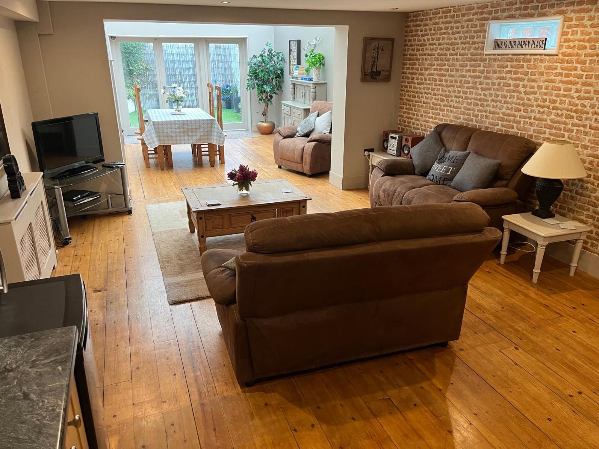 Large 2-Bed House Derbyshire Off Chatsworth Rd Chesterfield Exterior foto