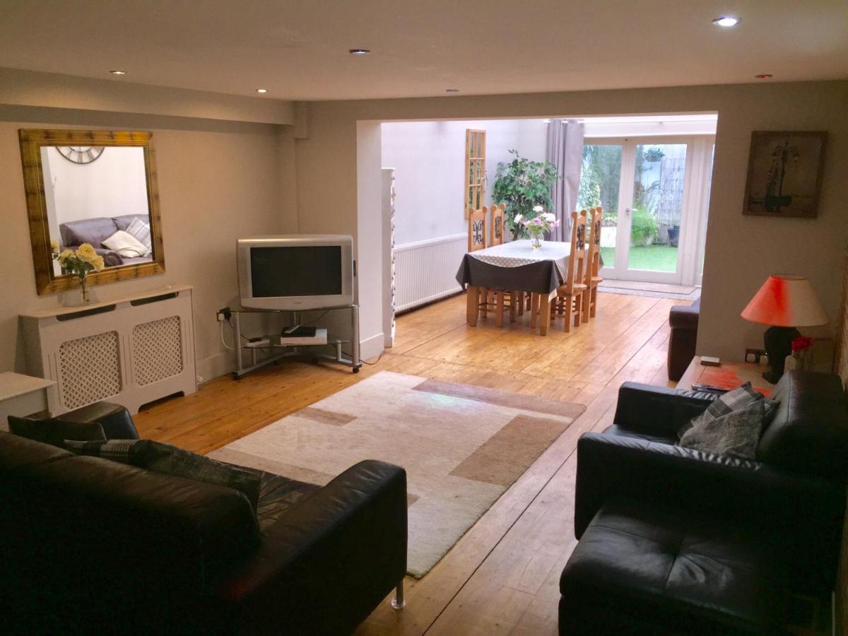 Large 2-Bed House Derbyshire Off Chatsworth Rd Chesterfield Exterior foto